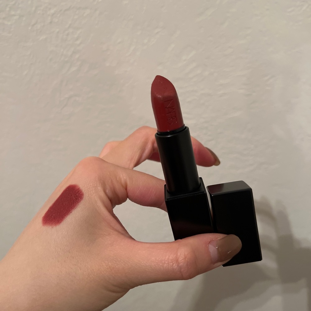 NARS Audacious Lipstick - Mona